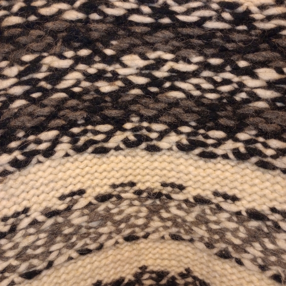 Vintage in Excellent Condition Very Thick Wool Ski Sweater. They don't make swe - Picture 5 of 8